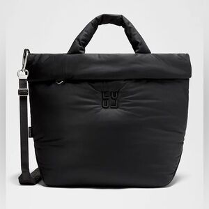 lululemon athletica on my level puffer tote